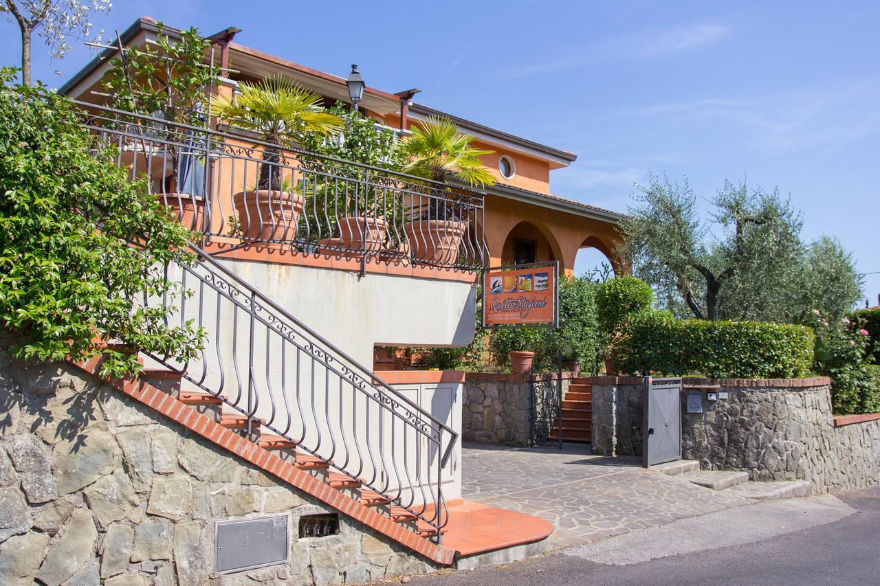 Le Quattro Stagioni Pension Massa  Buitenkant foto
